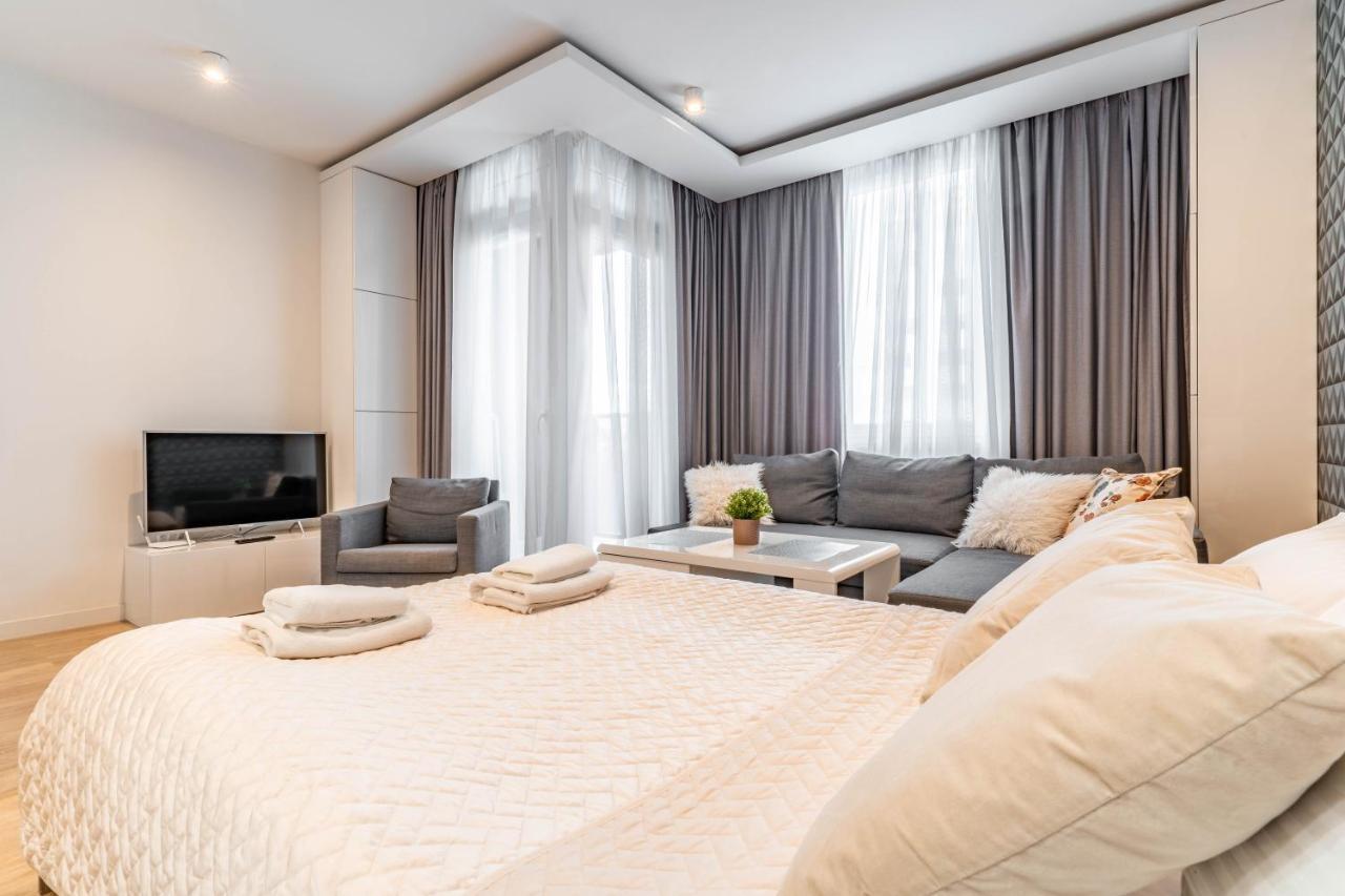 Wrocapartments Starcenter - Parking Free Breslavia Esterno foto